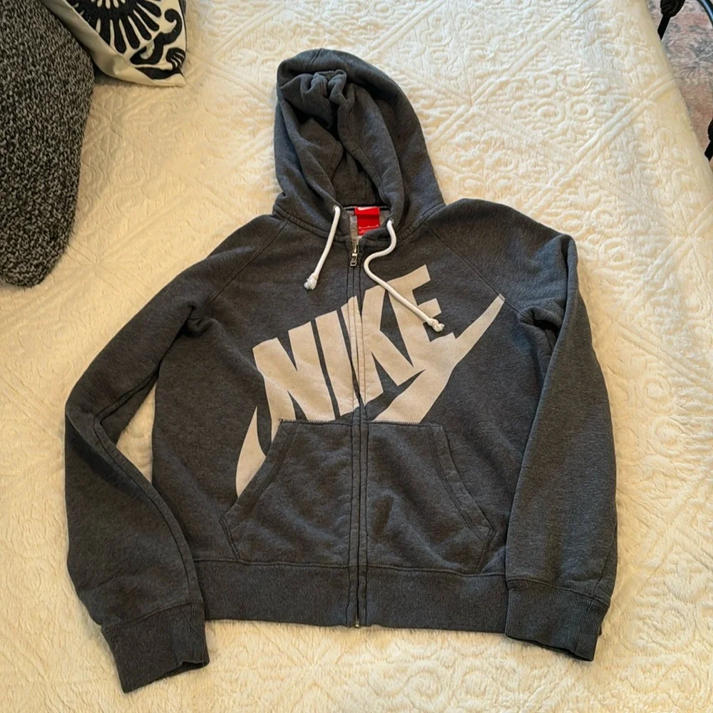 Nike Hoodie Jacket Size Medium - Picture 1 of 11